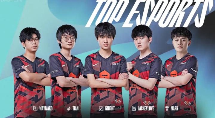 [中超]奥斯卡开出角球 蒋光太凌空抽射破网.