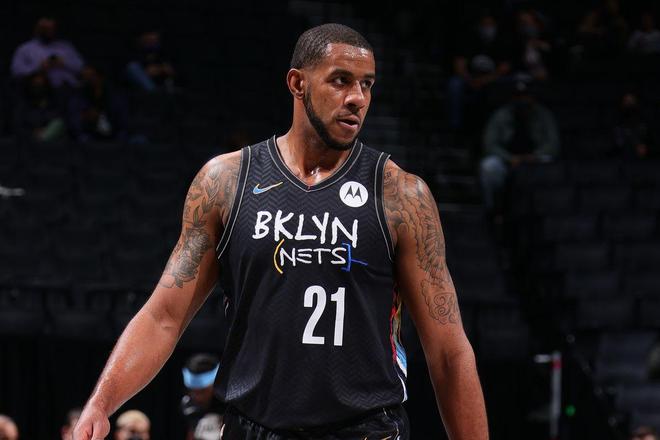 表现远远超 表现远远超