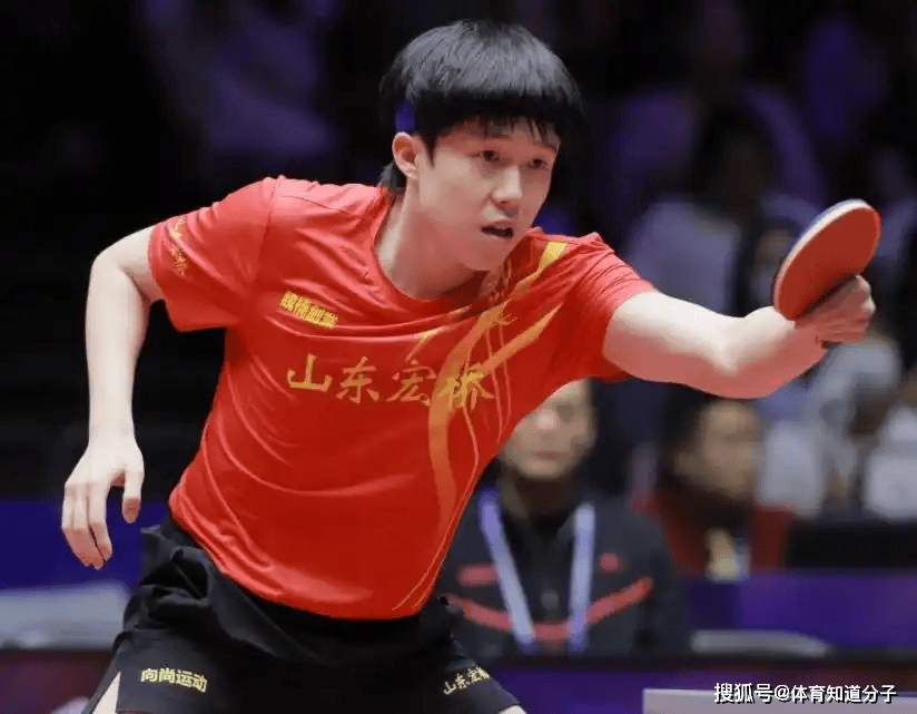 护筐能力相当不错！前鹈鹕中锋给中国队的内线制造了不小的麻烦？